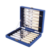 Load image into Gallery viewer, Ivory Tone Bakelite Handle Fish Set
